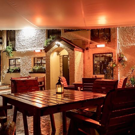 King'S Head Inn 란제니스 외부 사진